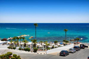 Luxury Beachfront Villa with Sea view, Protaras Villa 1284